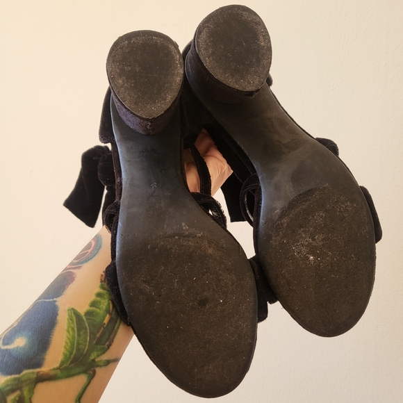 Jeffrey Campbell Faustino Women's Black Velvet Heels Sandal Strappy Bow 8 - Picture 5 of 8